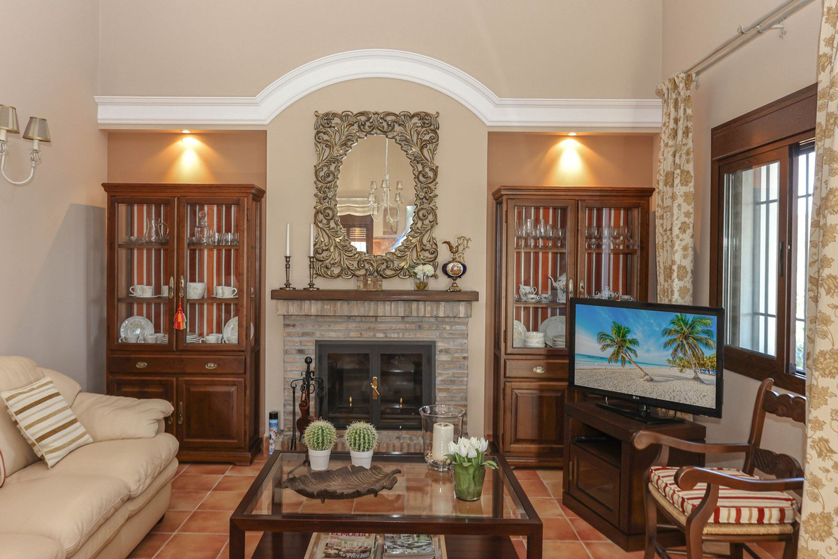 4 Bed Townhouse for sale in Guaro Costa Del Sol, Málaga, Spain