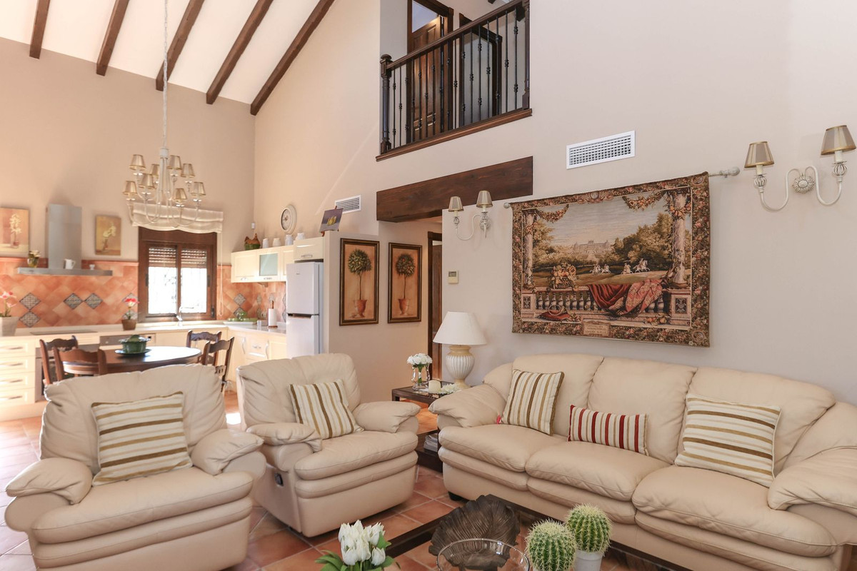 4 Bed Townhouse for sale in Guaro Costa Del Sol, Málaga, Spain