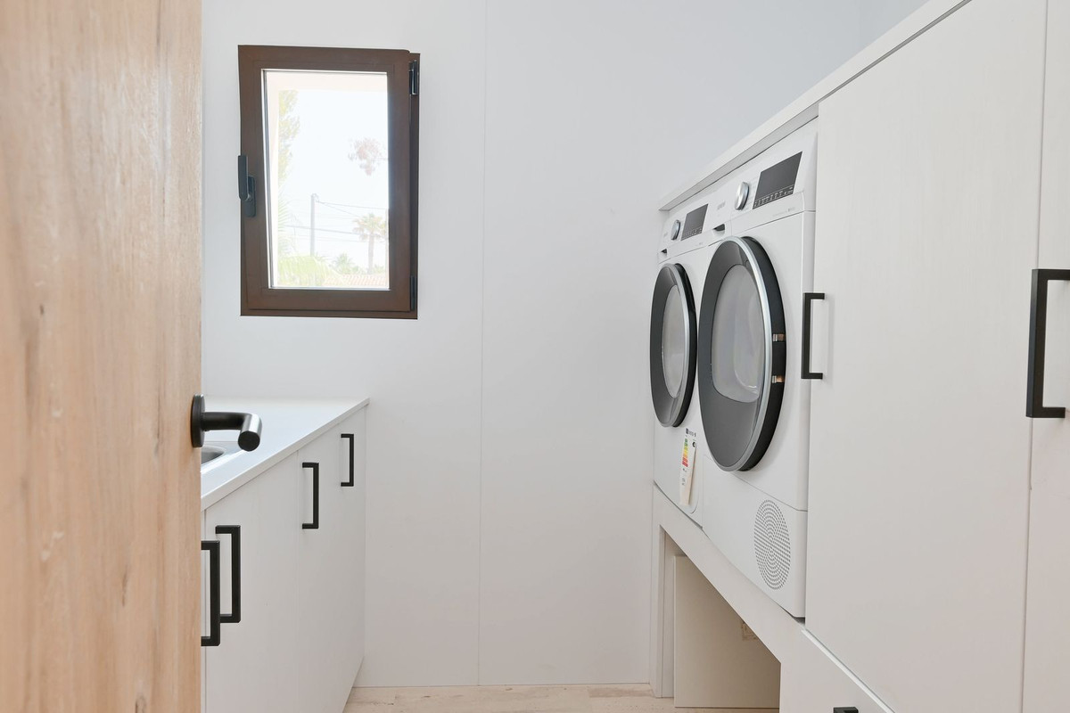 5 Bed Townhouse for sale in Benissa Costa Blanca, Alicante, Spain
