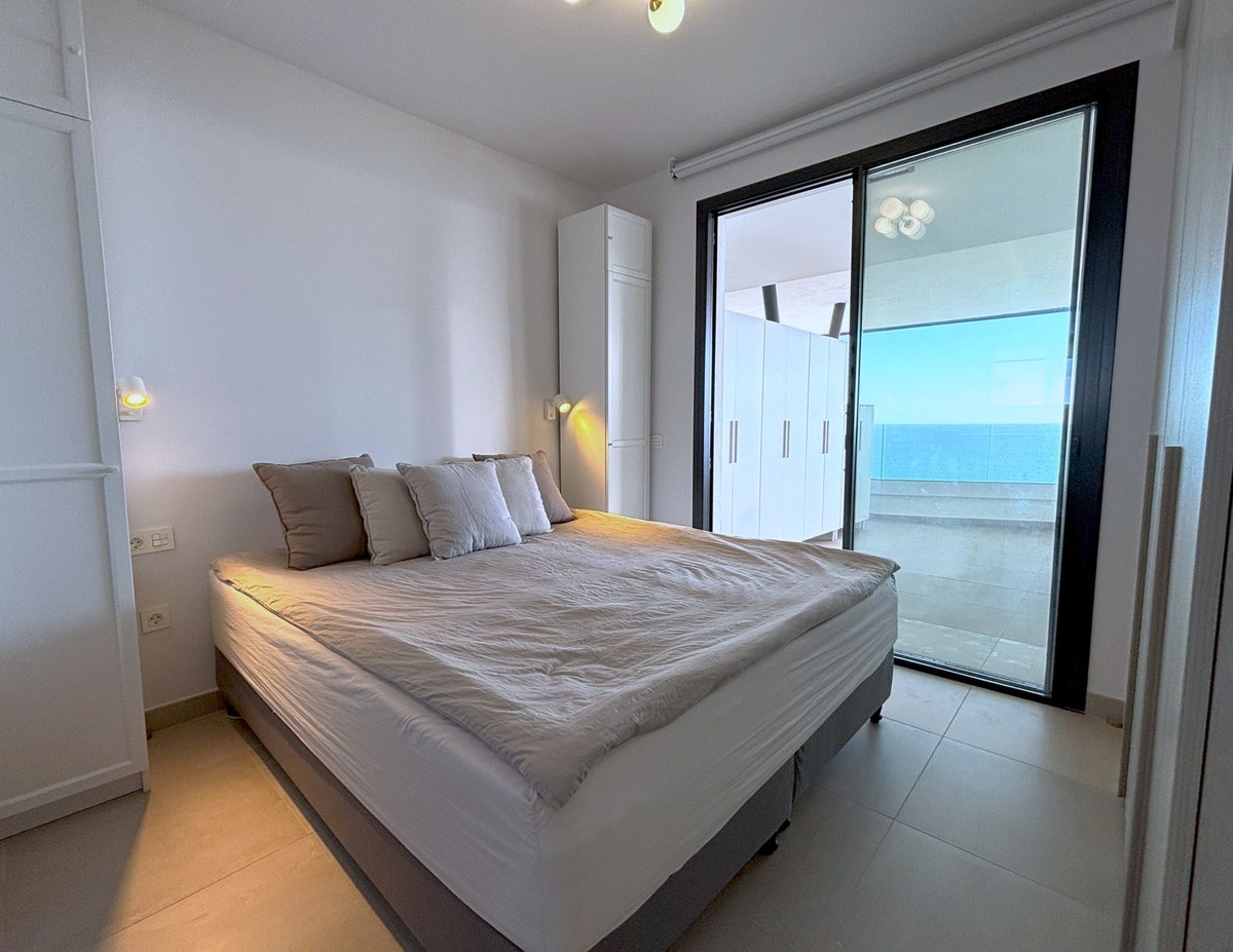 2 Bed Apartment for sale in Fuengirola Costa Del Sol, Málaga, Spain