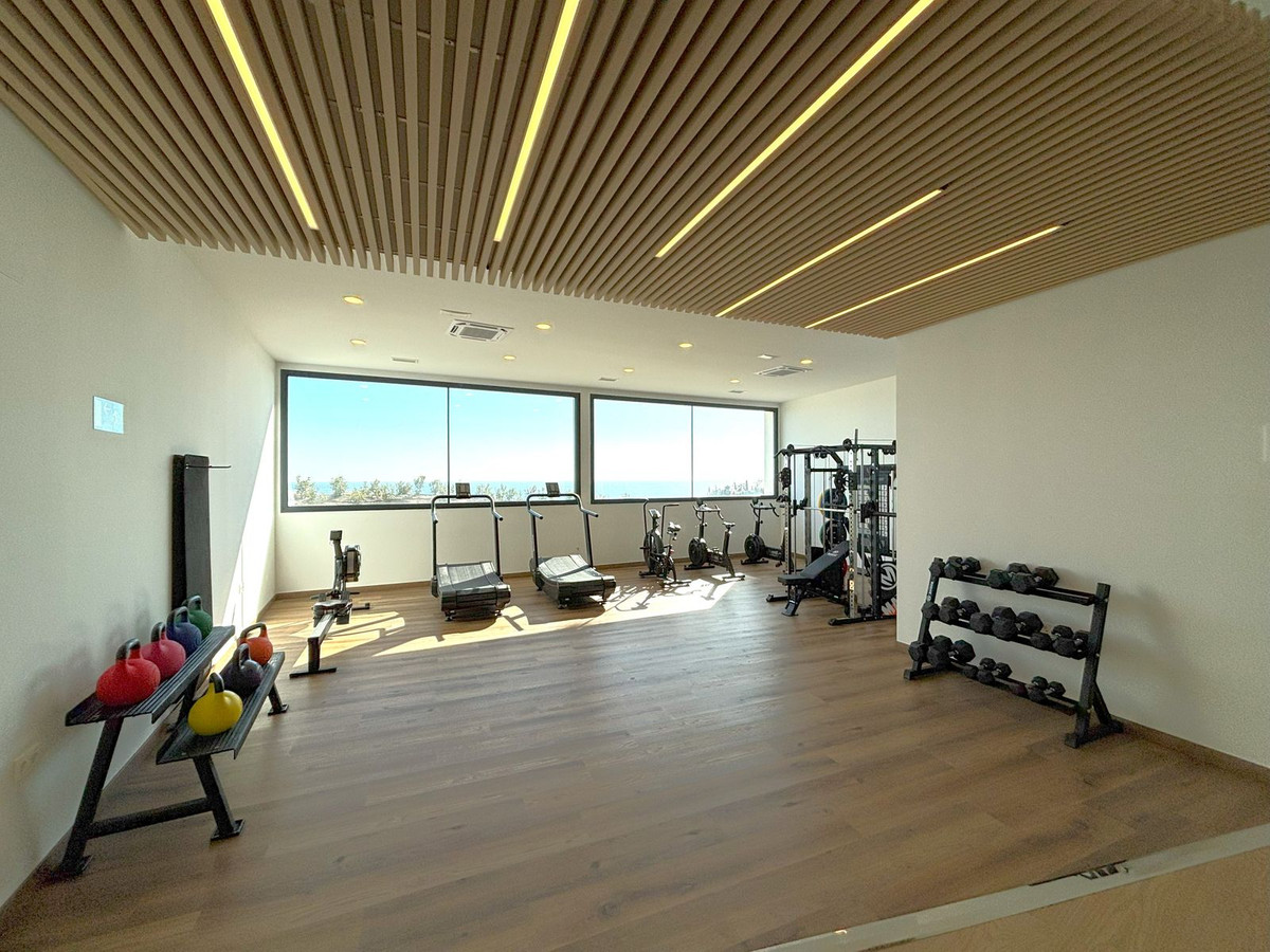 2 Bed Apartment for sale in Fuengirola Costa Del Sol, Málaga, Spain