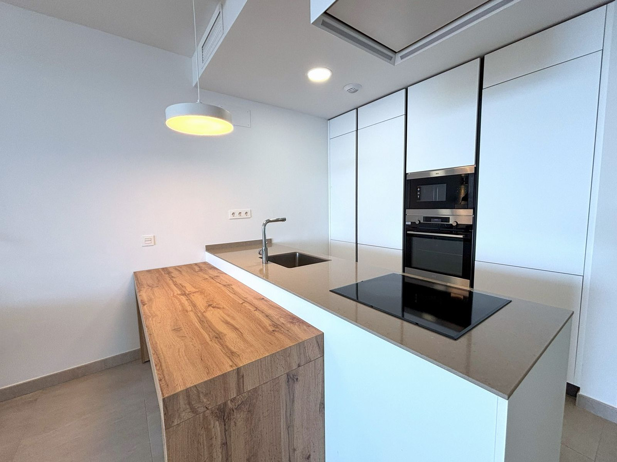2 Bed Apartment for sale in Fuengirola Costa Del Sol, Málaga, Spain
