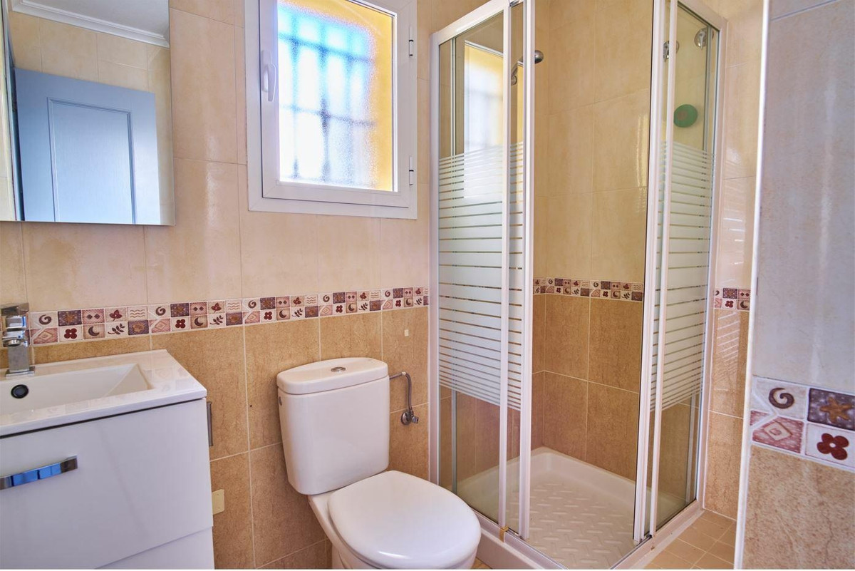 Se vende Villa - Chalet de 3 dormitorios en Costa Blanca, Alicante, España