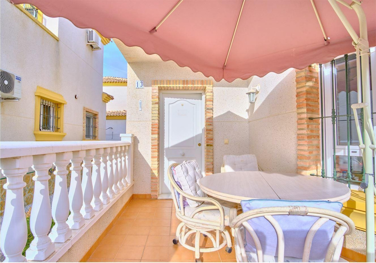 Se vende Villa - Chalet de 3 dormitorios en Costa Blanca, Alicante, España