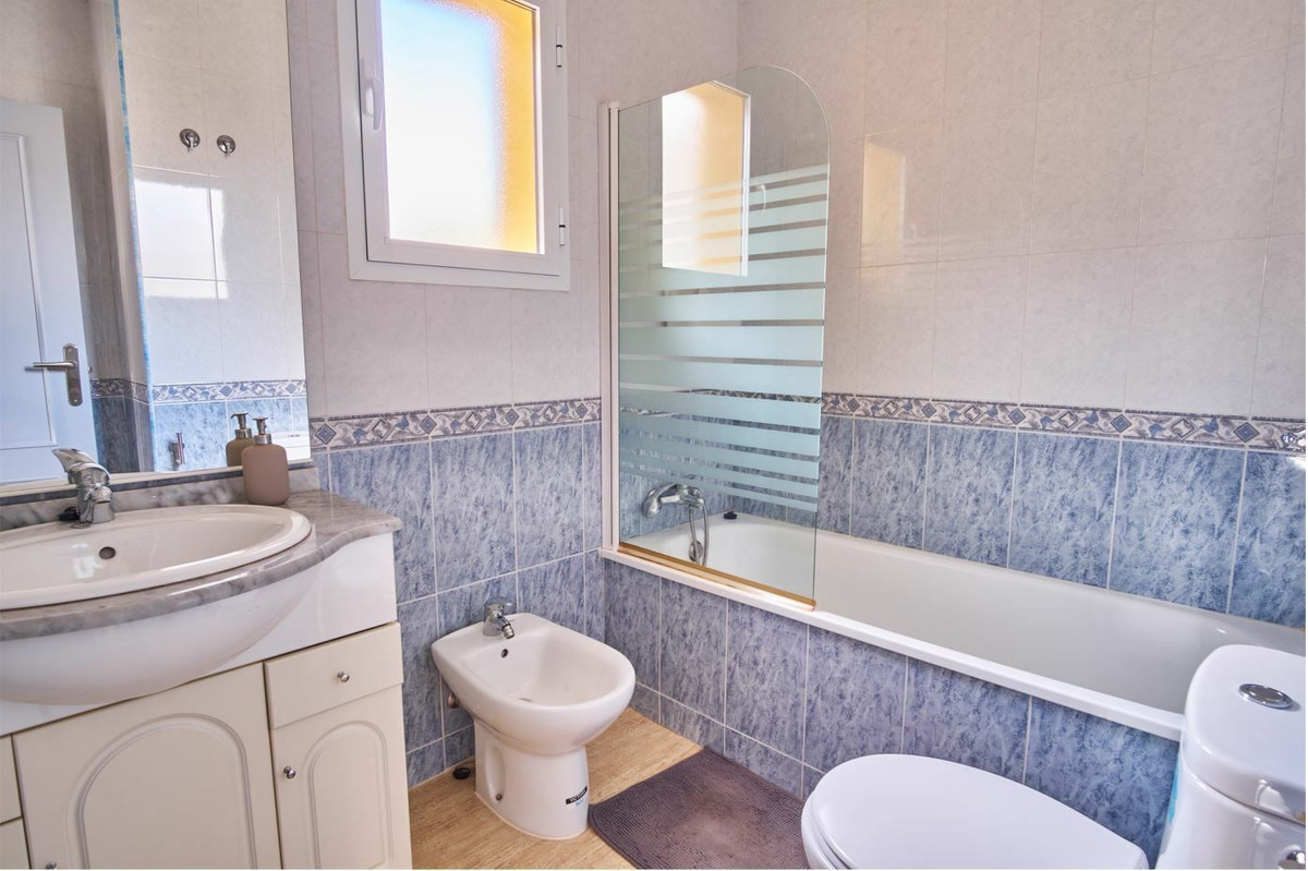 Se vende Villa - Chalet de 3 dormitorios en Costa Blanca, Alicante, España