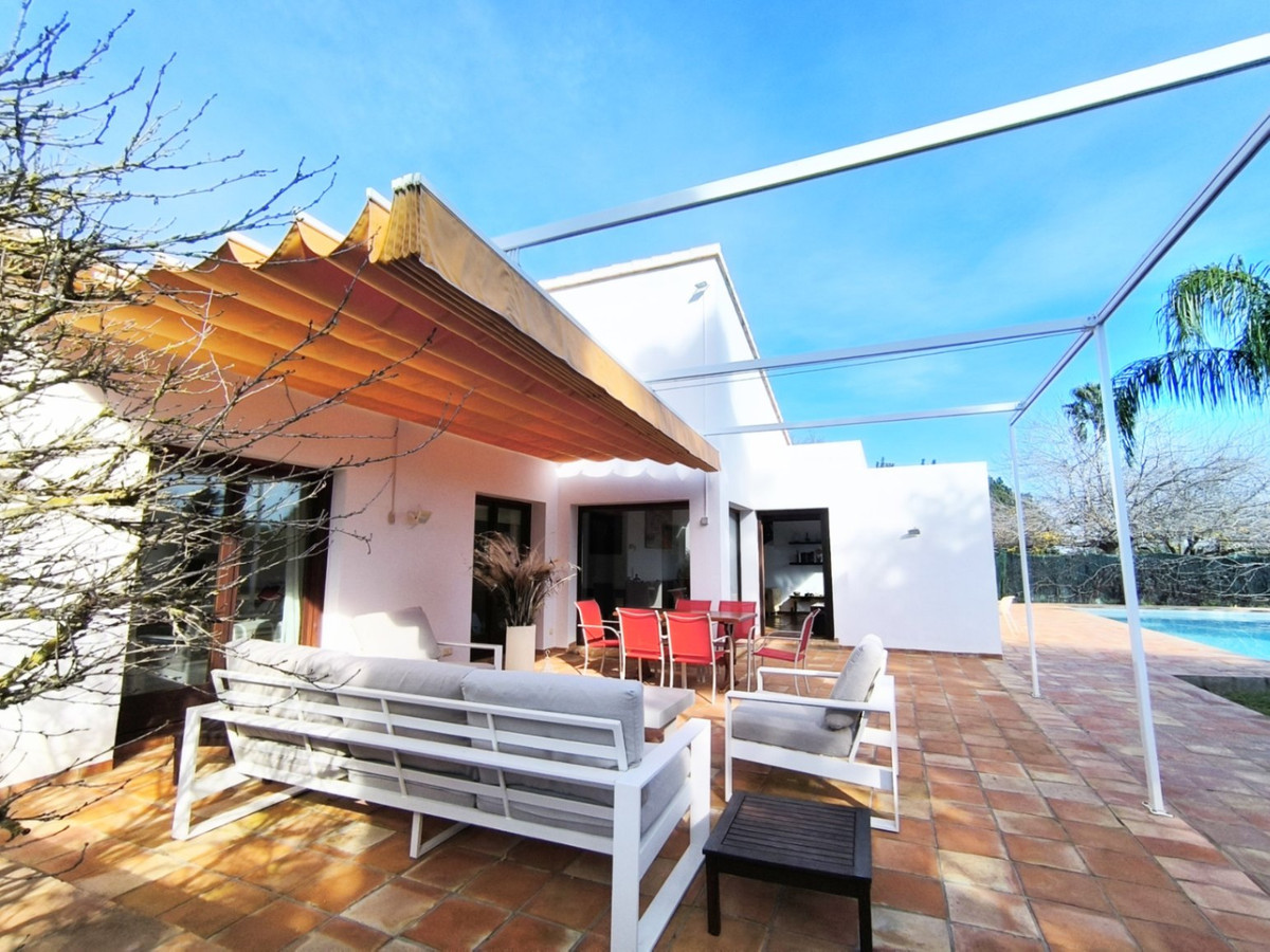5 Bed Townhouse for sale in Ondara Costa Blanca, Alicante, Spain