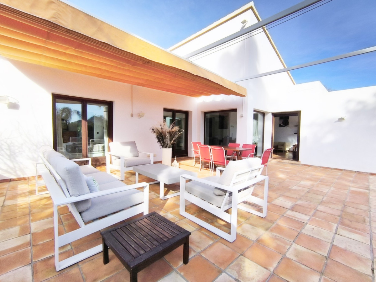 5 Bed Townhouse for sale in Ondara Costa Blanca, Alicante, Spain