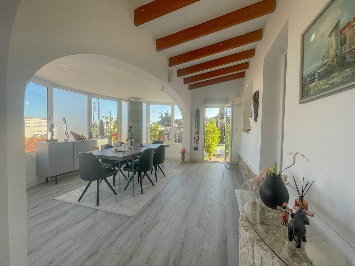Se vende Villa - Chalet de 3 dormitorios en Costa Blanca, Alicante, España