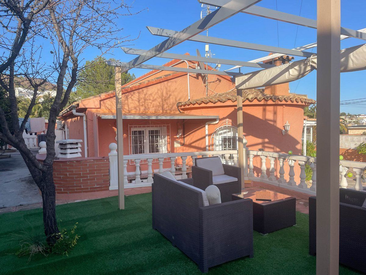 Se vende Villa - Chalet de 3 dormitorios en Costa Blanca, Alicante, España