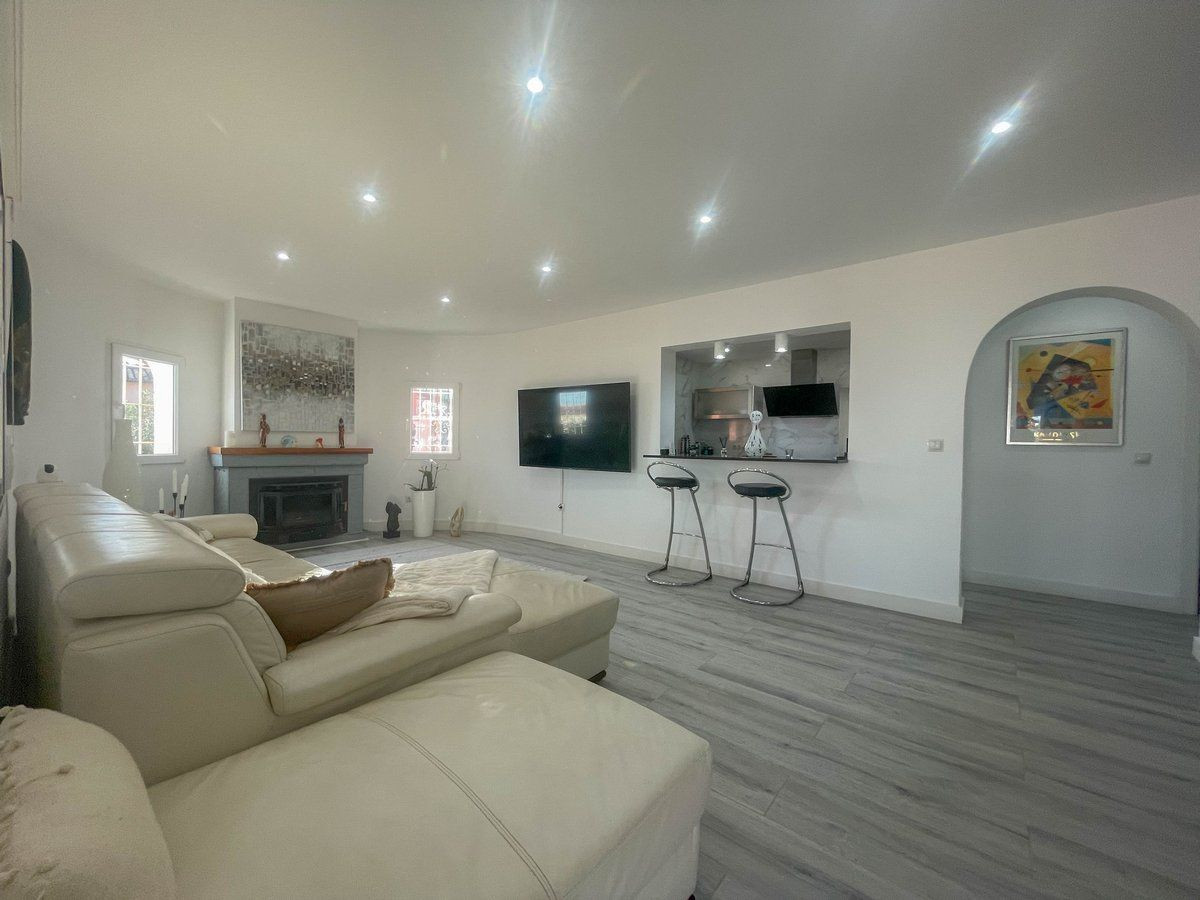 Se vende Villa - Chalet de 3 dormitorios en Costa Blanca, Alicante, España