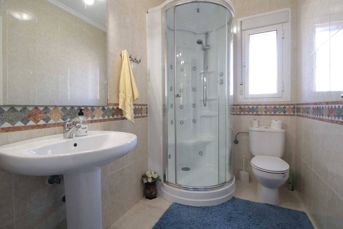 Se vende Villa - Chalet de 3 dormitorios en Costa Blanca, Alicante, España