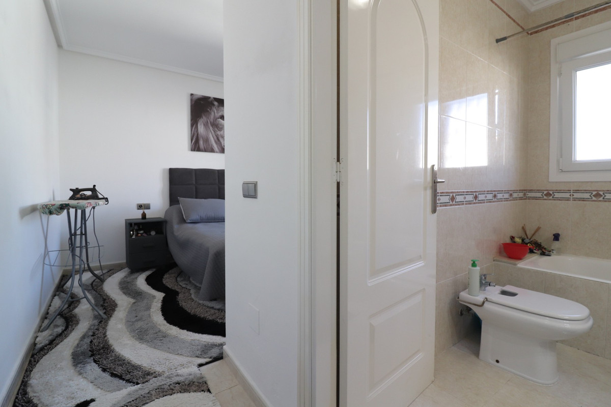 Se vende Villa - Chalet de 3 dormitorios en Costa Blanca, Alicante, España