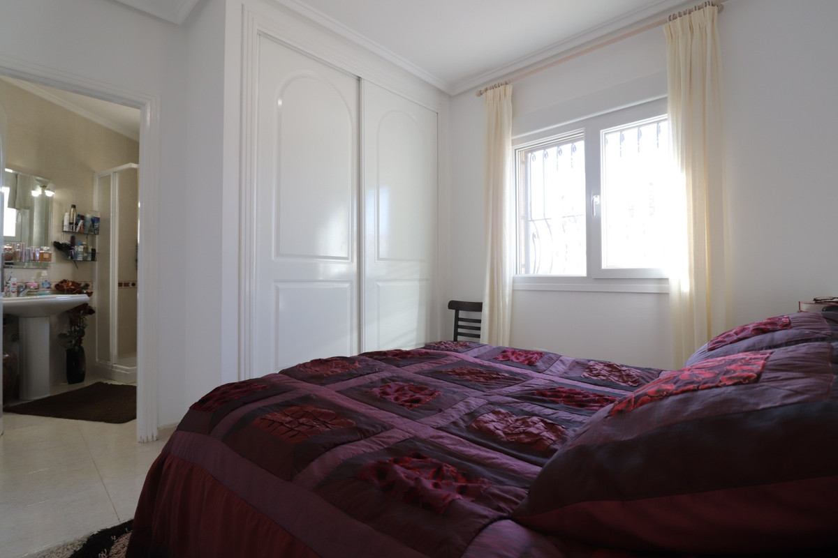 Se vende Villa - Chalet de 3 dormitorios en Costa Blanca, Alicante, España