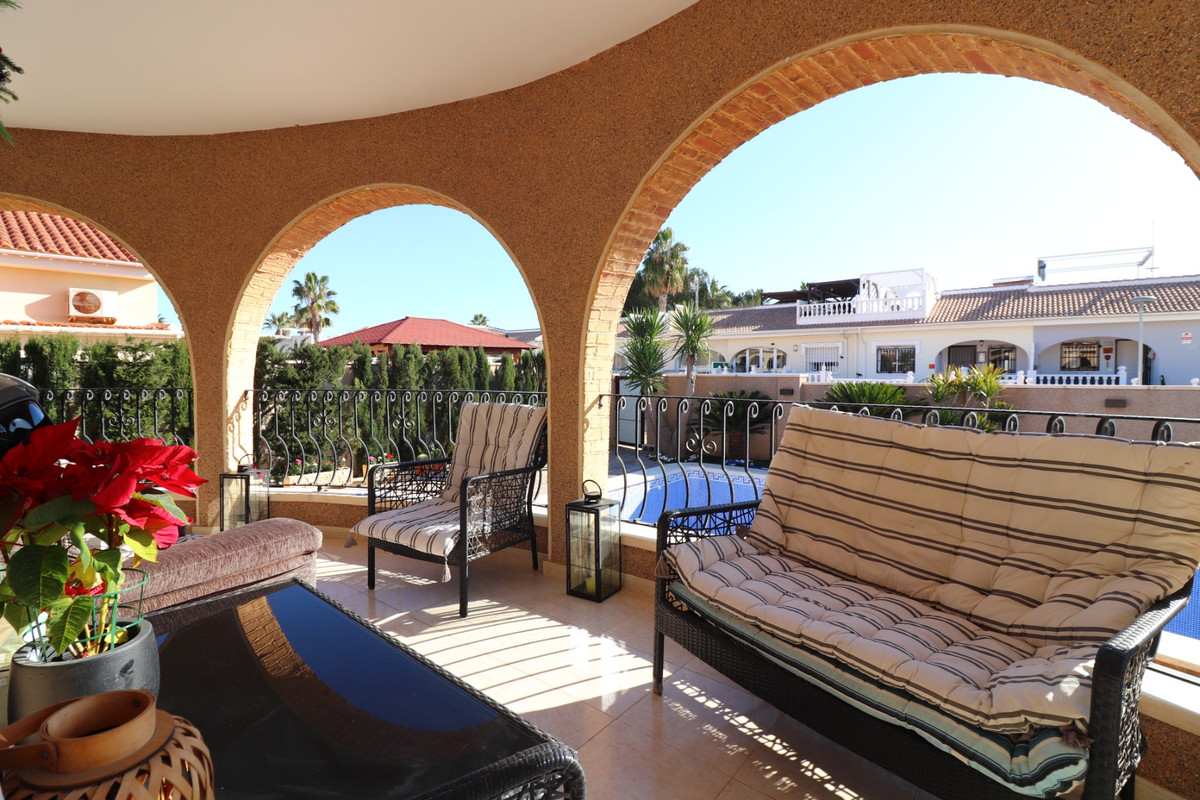 Se vende Villa - Chalet de 3 dormitorios en Costa Blanca, Alicante, España