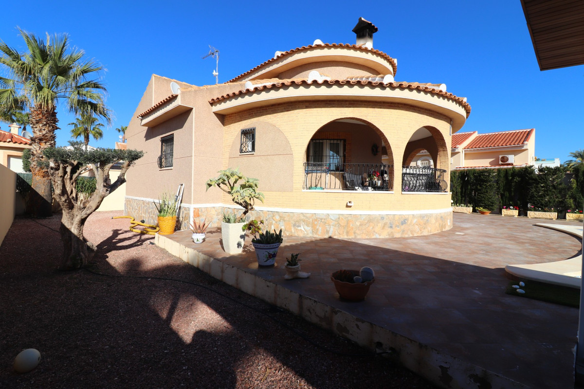 Se vende Villa - Chalet de 3 dormitorios en Costa Blanca, Alicante, España