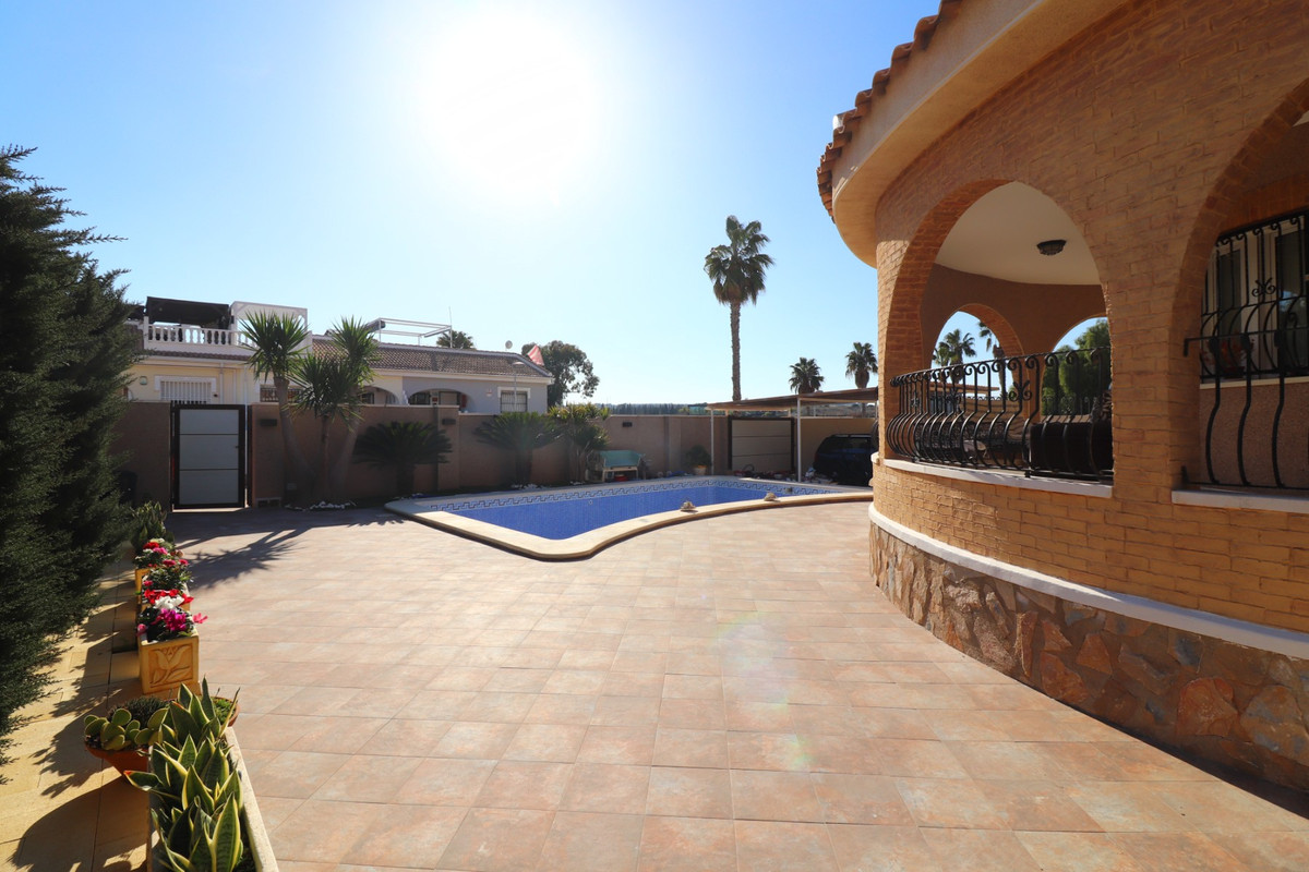 Se vende Villa - Chalet de 3 dormitorios en Costa Blanca, Alicante, España
