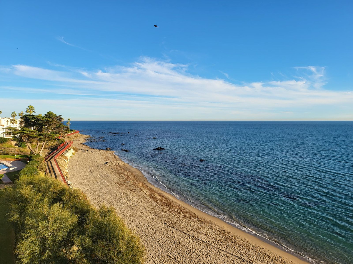 2 Bed Apartment for sale in Calahonda Costa Del Sol, Málaga, Spain