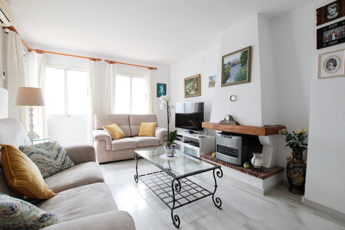 2 Bed Apartment for sale in Calahonda Costa Del Sol, Málaga, Spain
