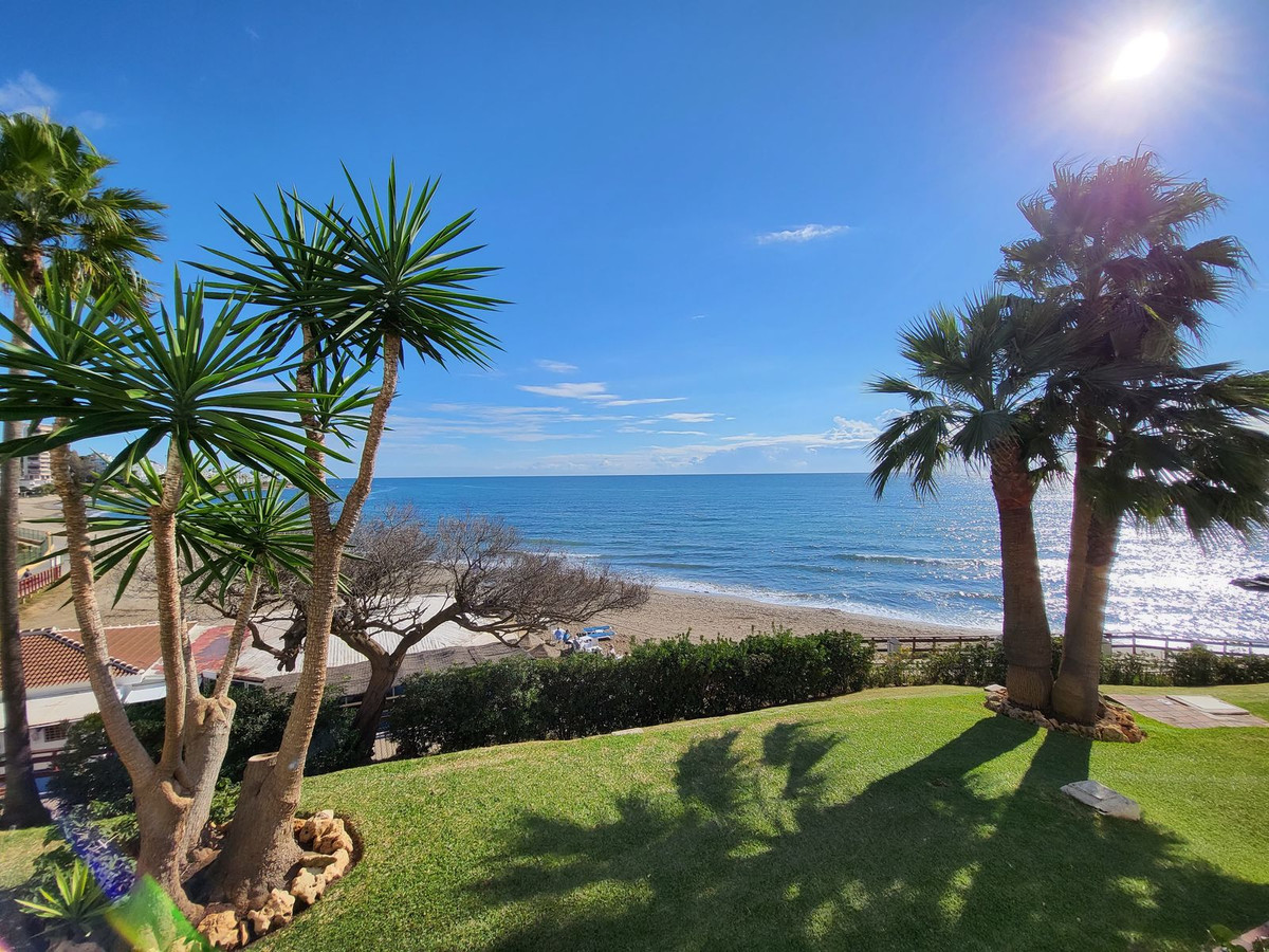 2 Bed Apartment for sale in Calahonda Costa Del Sol, Málaga, Spain