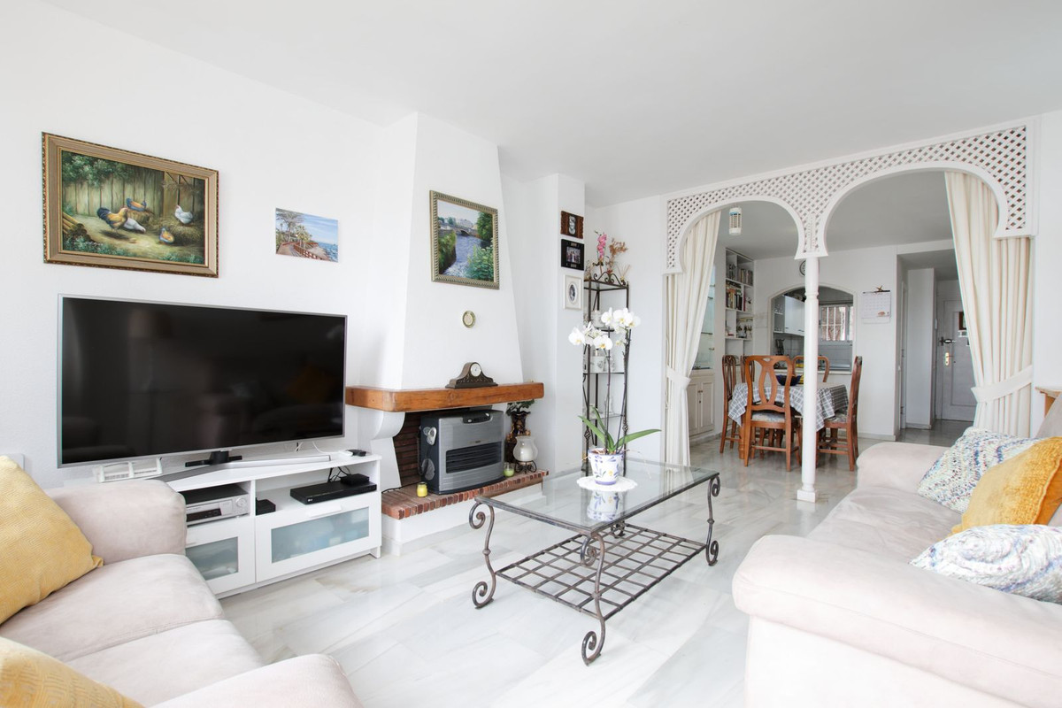 2 Bed Apartment for sale in Calahonda Costa Del Sol, Málaga, Spain