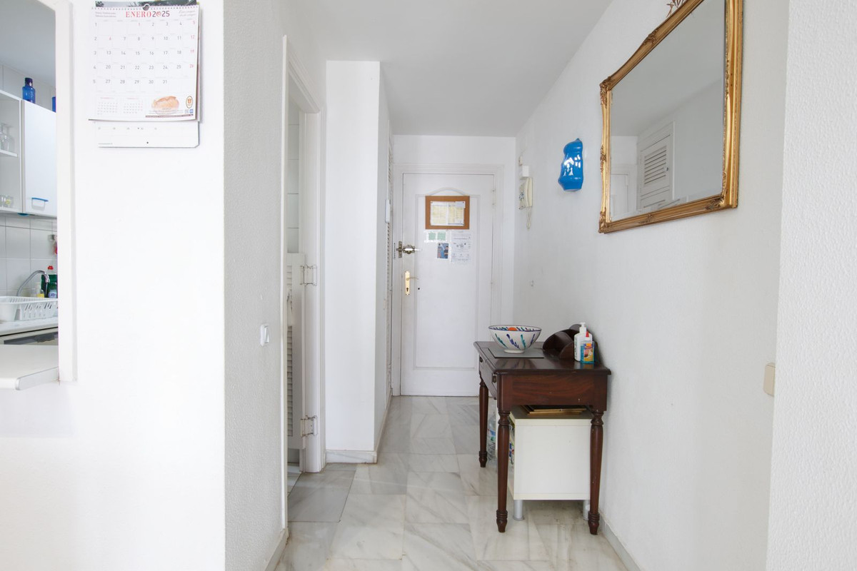 2 Bed Apartment for sale in Calahonda Costa Del Sol, Málaga, Spain