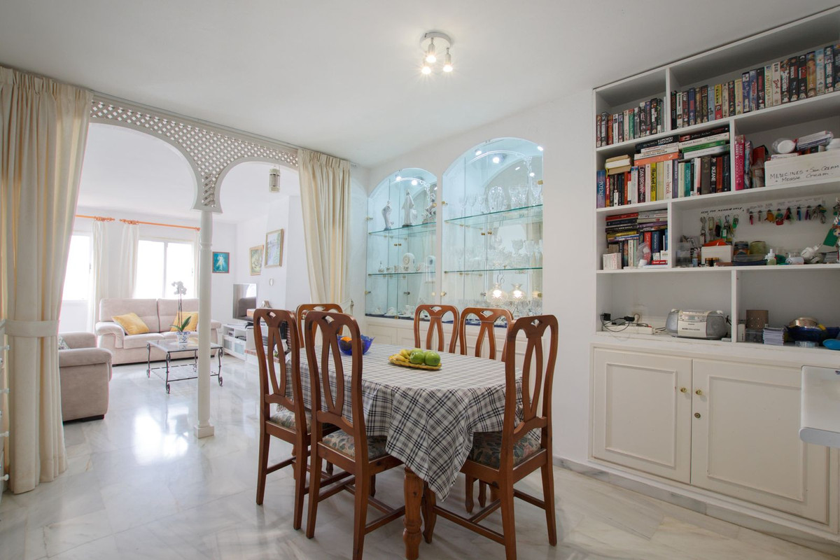 2 Bed Apartment for sale in Calahonda Costa Del Sol, Málaga, Spain