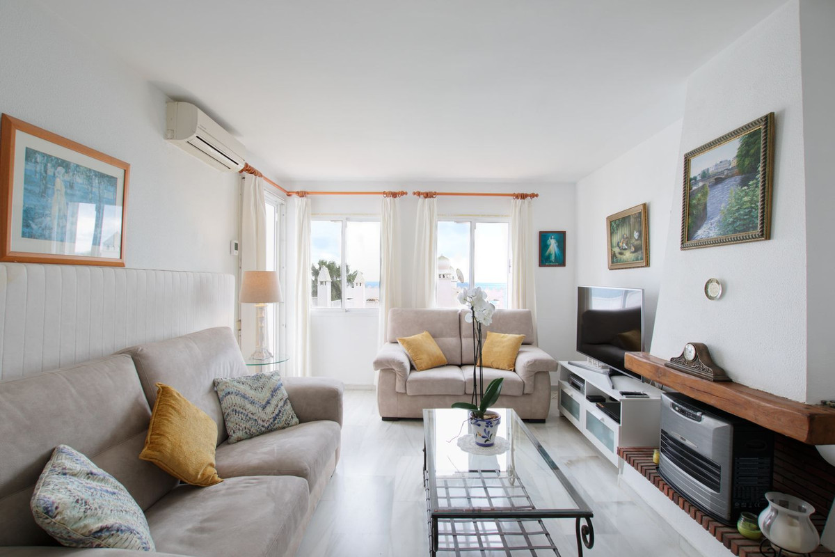 2 Bed Apartment for sale in Calahonda Costa Del Sol, Málaga, Spain