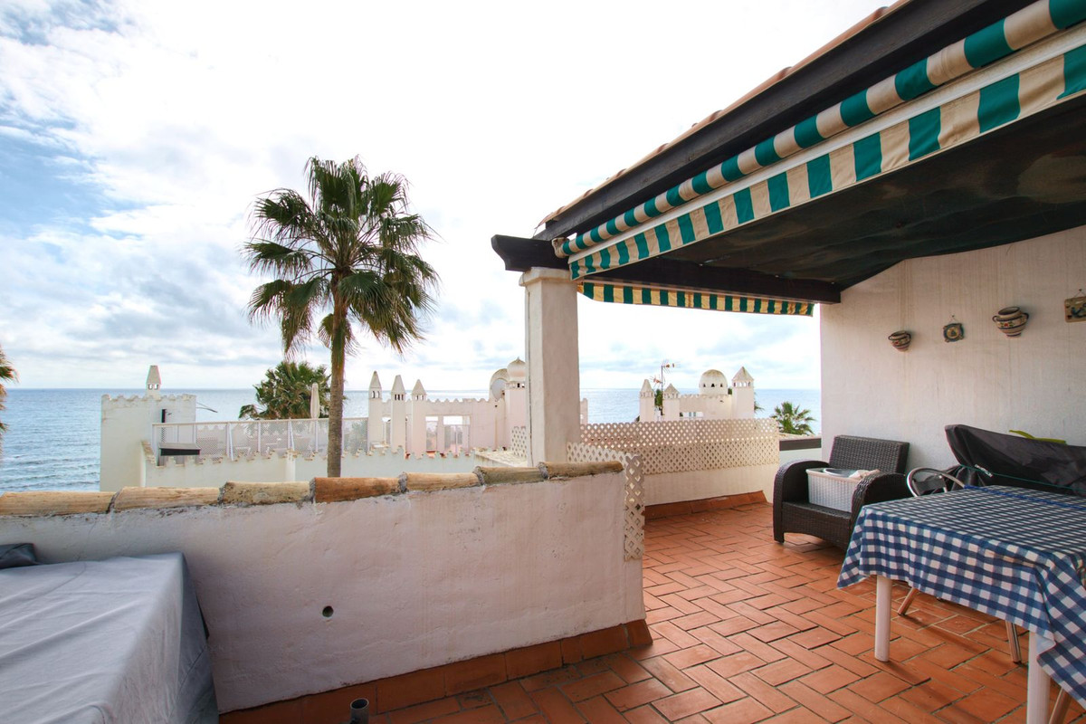 2 Bed Apartment for sale in Calahonda Costa Del Sol, Málaga, Spain