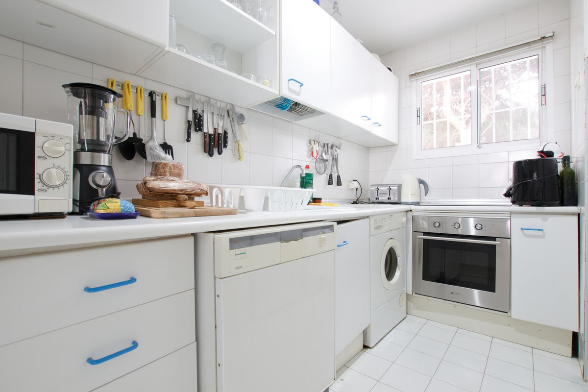 2 Bed Apartment for sale in Calahonda Costa Del Sol, Málaga, Spain