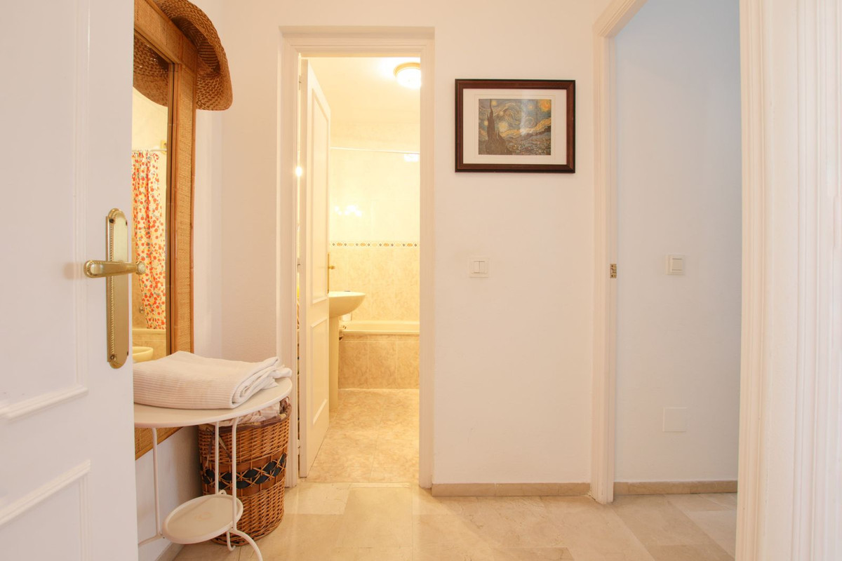 2 Bed Apartment for sale in Calahonda Costa Del Sol, Málaga, Spain