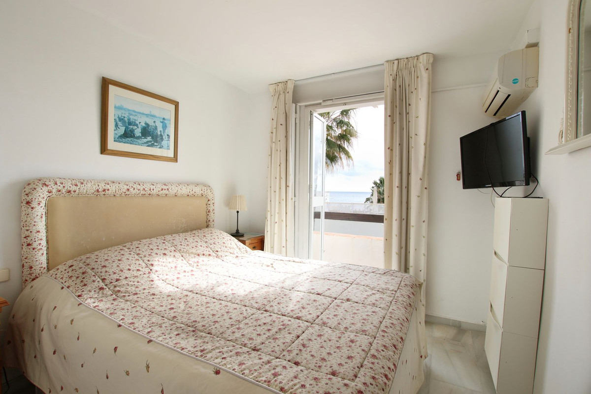 2 Bed Apartment for sale in Calahonda Costa Del Sol, Málaga, Spain