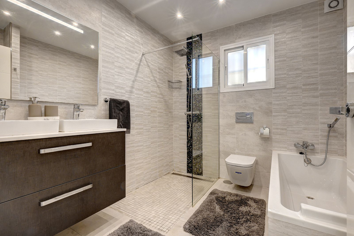 3 Bed Townhouse for sale in Torreblanca Costa Del Sol, Málaga, Spain