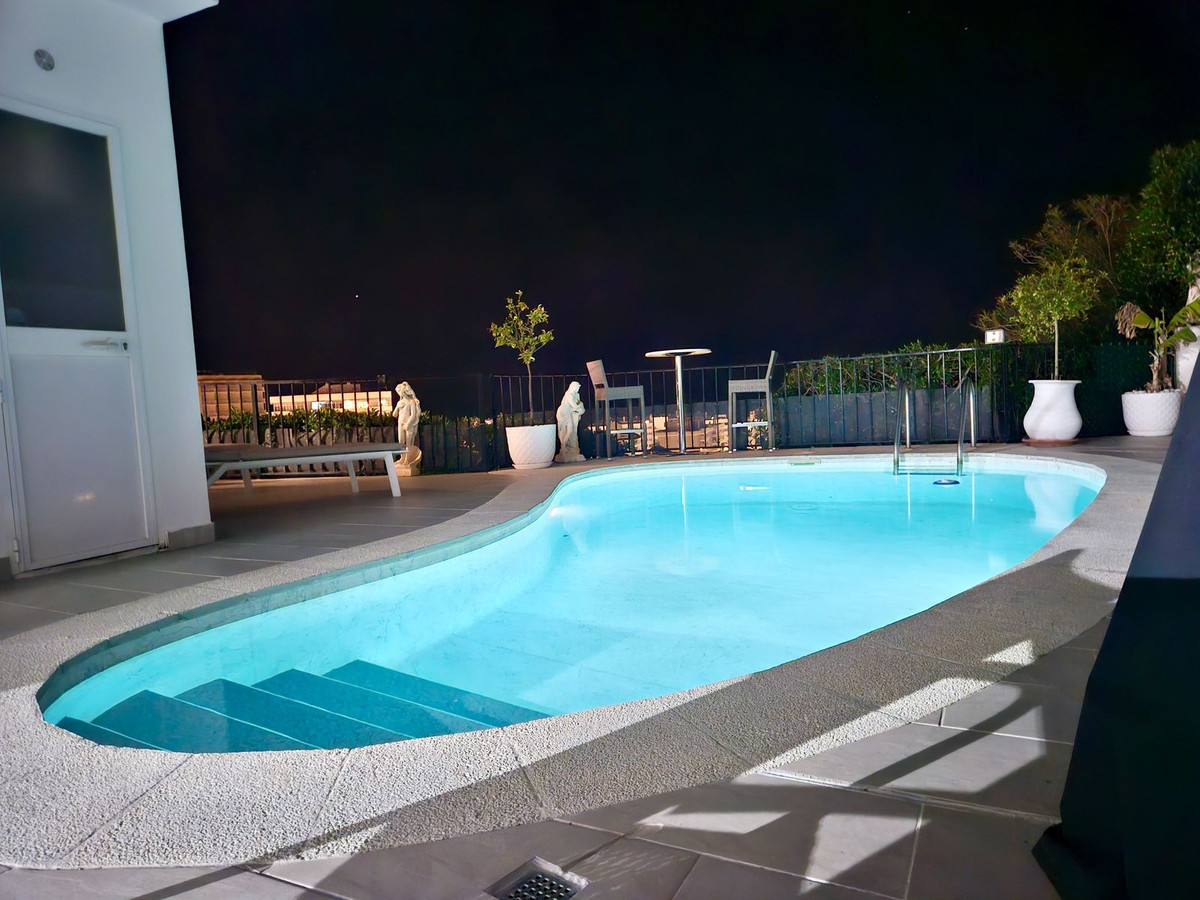 3 Bed Townhouse for sale in Torreblanca Costa Del Sol, Málaga, Spain