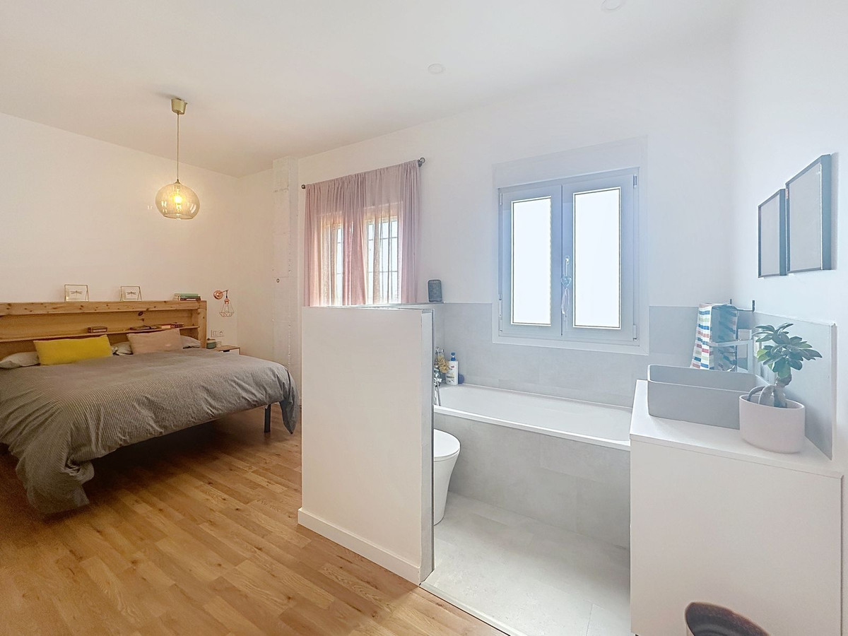 Se vende Villa - Chalet de 5 dormitorios en Costa Del Sol, Málaga, España