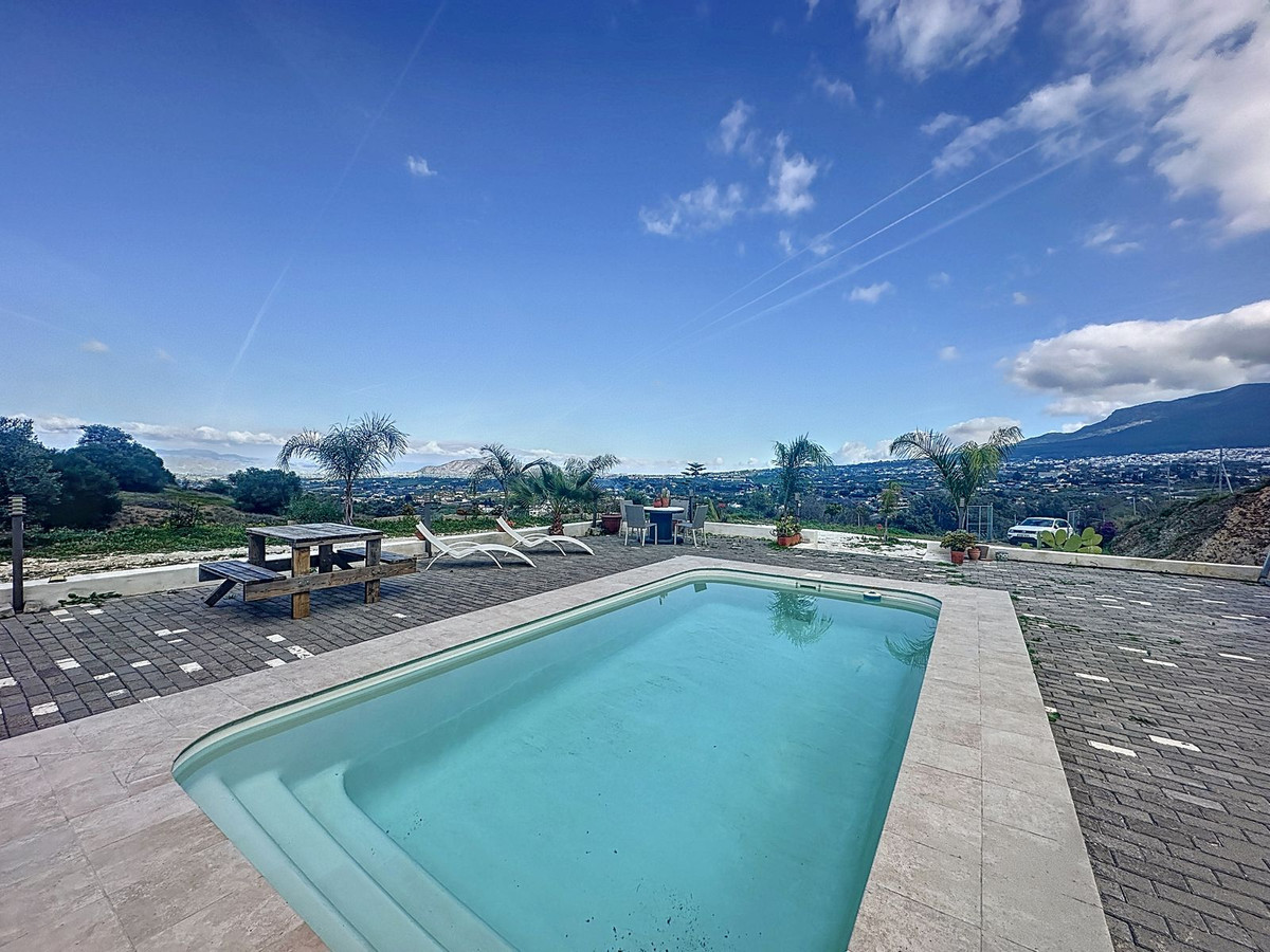 Se vende Villa - Chalet de 5 dormitorios en Costa Del Sol, Málaga, España