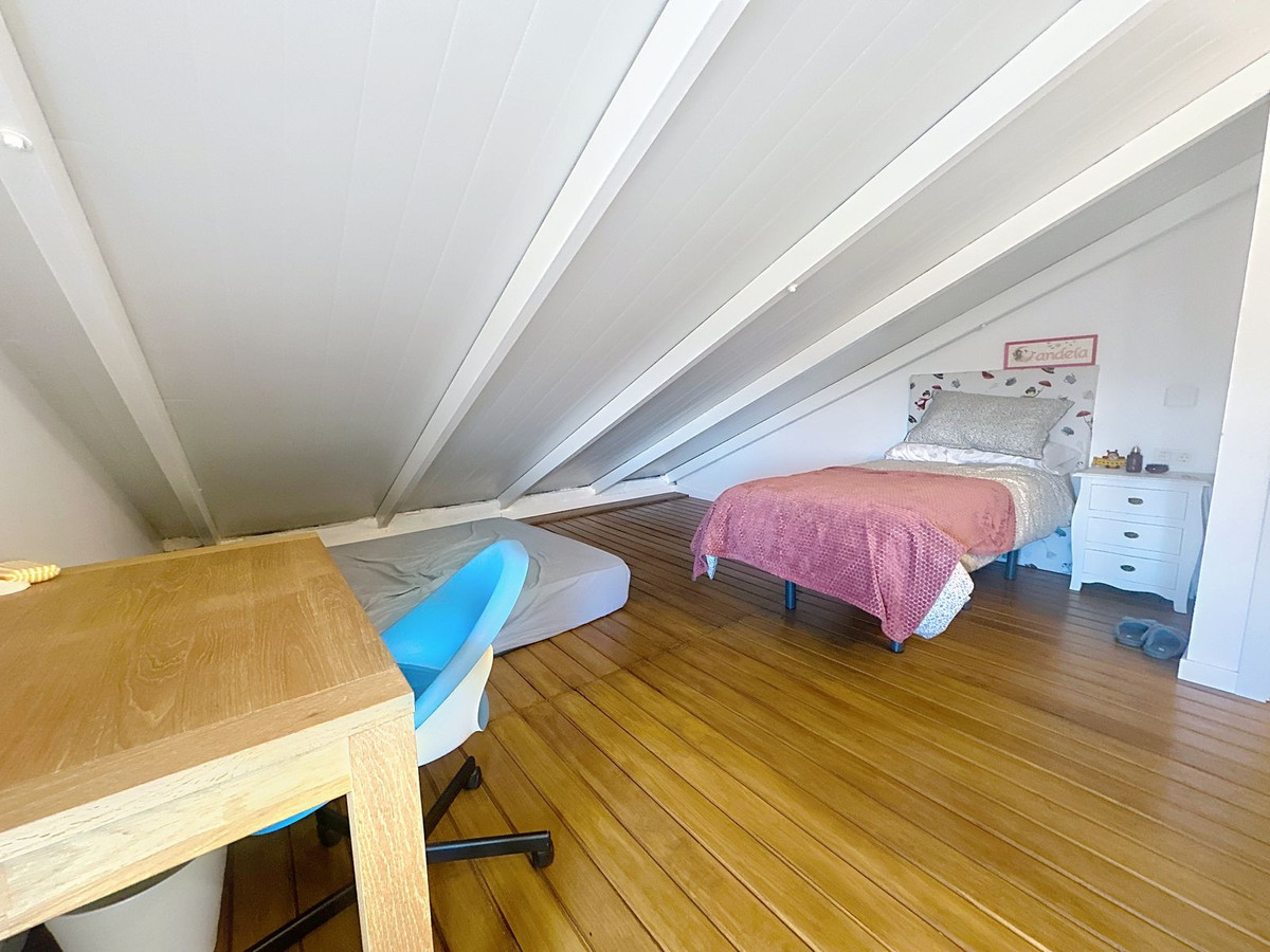 Se vende Villa - Chalet de 5 dormitorios en Costa Del Sol, Málaga, España