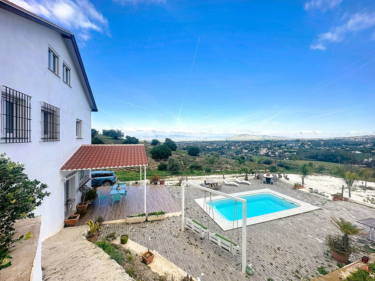 Se vende Villa - Chalet de 5 dormitorios en Costa Del Sol, Málaga, España