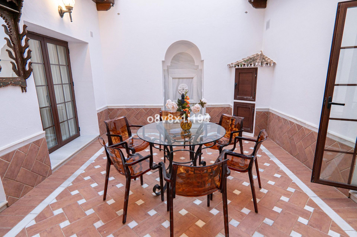 Se vende Villa - Chalet de 5 dormitorios en Costa Del Sol, Málaga, España