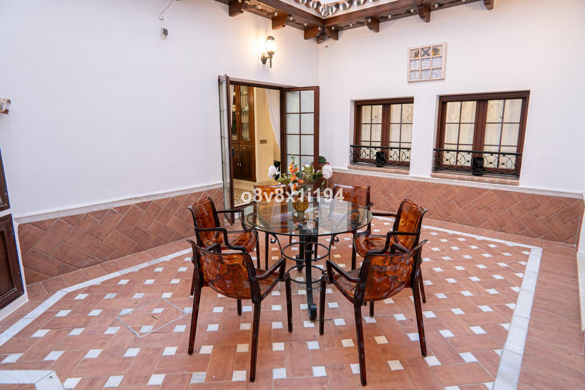 Se vende Villa - Chalet de 5 dormitorios en Costa Del Sol, Málaga, España