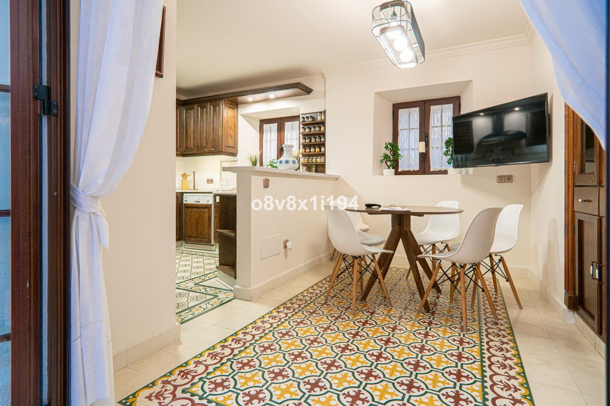 Se vende Villa - Chalet de 5 dormitorios en Costa Del Sol, Málaga, España