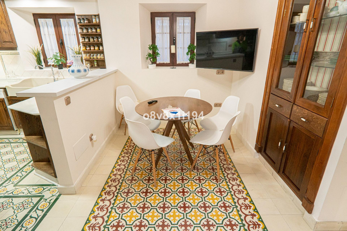 Se vende Villa - Chalet de 5 dormitorios en Costa Del Sol, Málaga, España