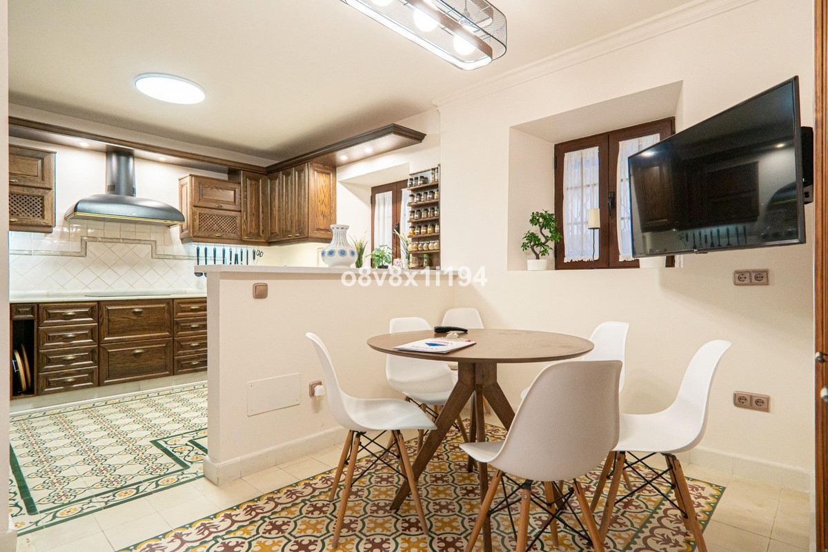 Se vende Villa - Chalet de 5 dormitorios en Costa Del Sol, Málaga, España