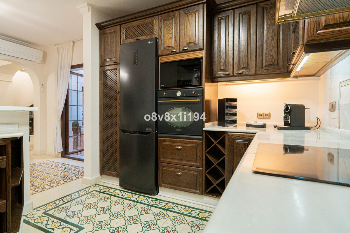 Se vende Villa - Chalet de 5 dormitorios en Costa Del Sol, Málaga, España