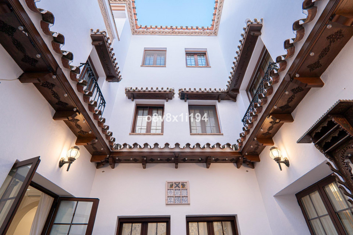Se vende Villa - Chalet de 5 dormitorios en Costa Del Sol, Málaga, España