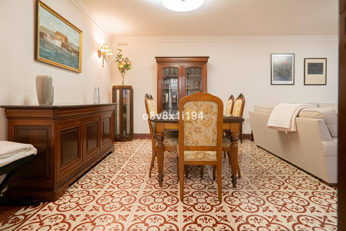 Se vende Villa - Chalet de 5 dormitorios en Costa Del Sol, Málaga, España