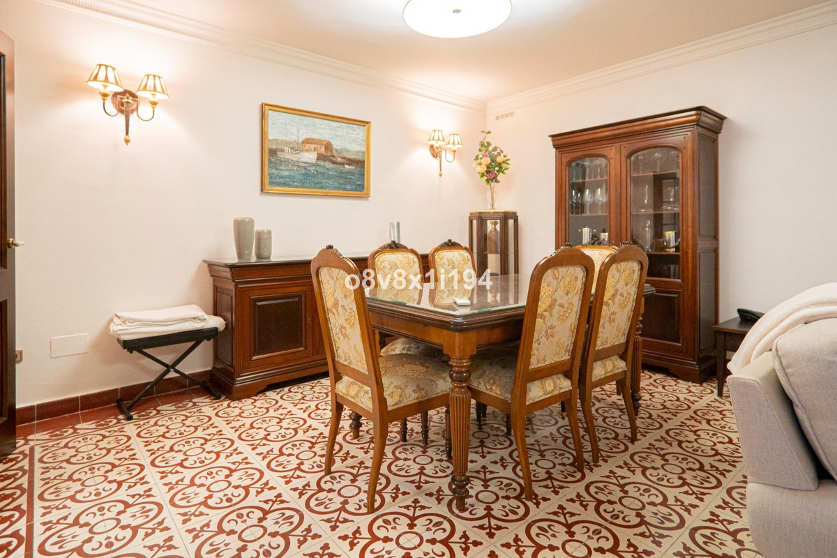 Se vende Villa - Chalet de 5 dormitorios en Costa Del Sol, Málaga, España
