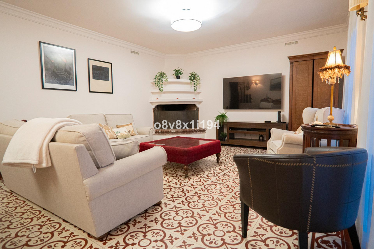 Se vende Villa - Chalet de 5 dormitorios en Costa Del Sol, Málaga, España