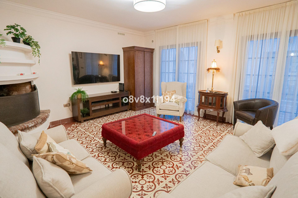 Se vende Villa - Chalet de 5 dormitorios en Costa Del Sol, Málaga, España
