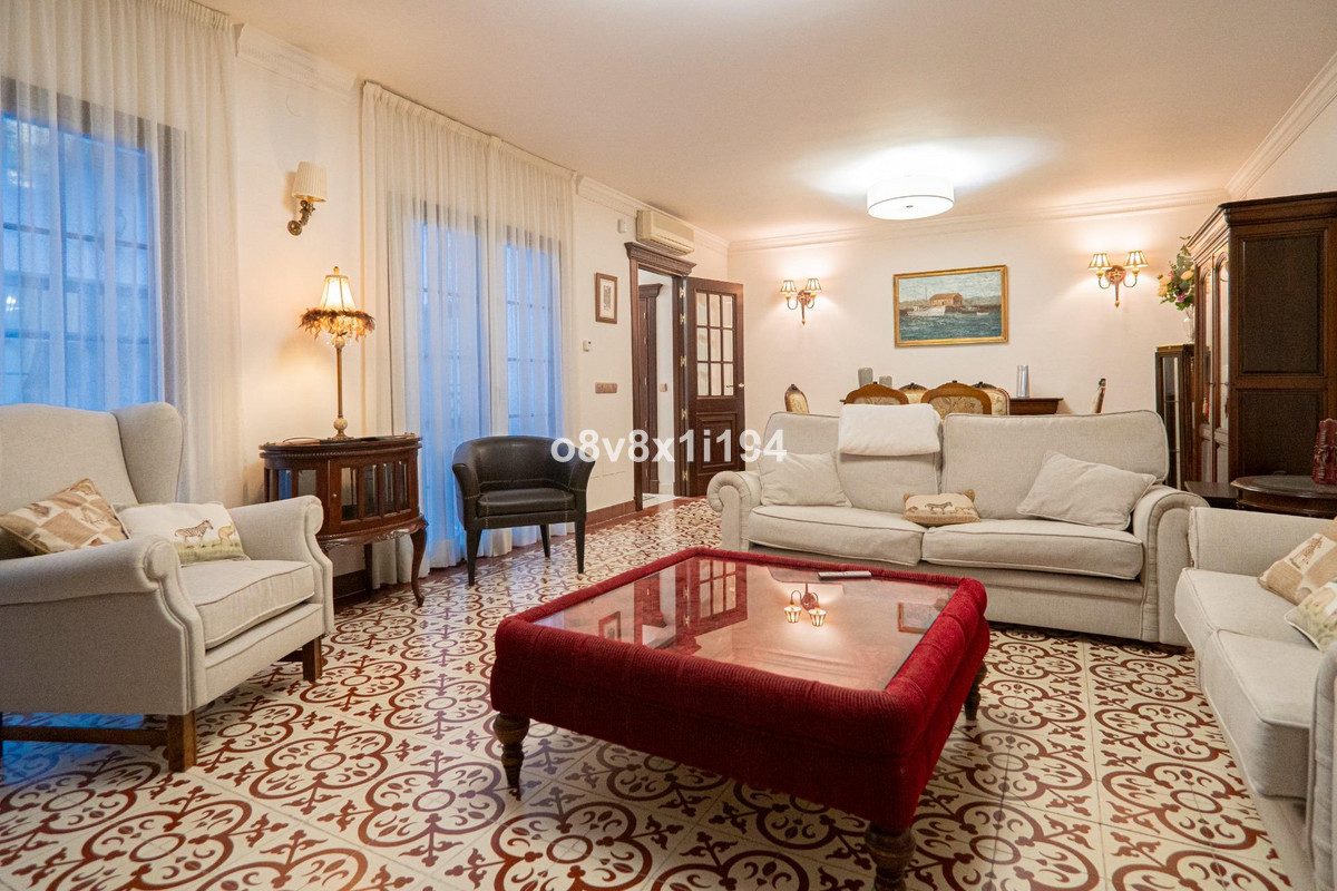 Se vende Villa - Chalet de 5 dormitorios en Costa Del Sol, Málaga, España