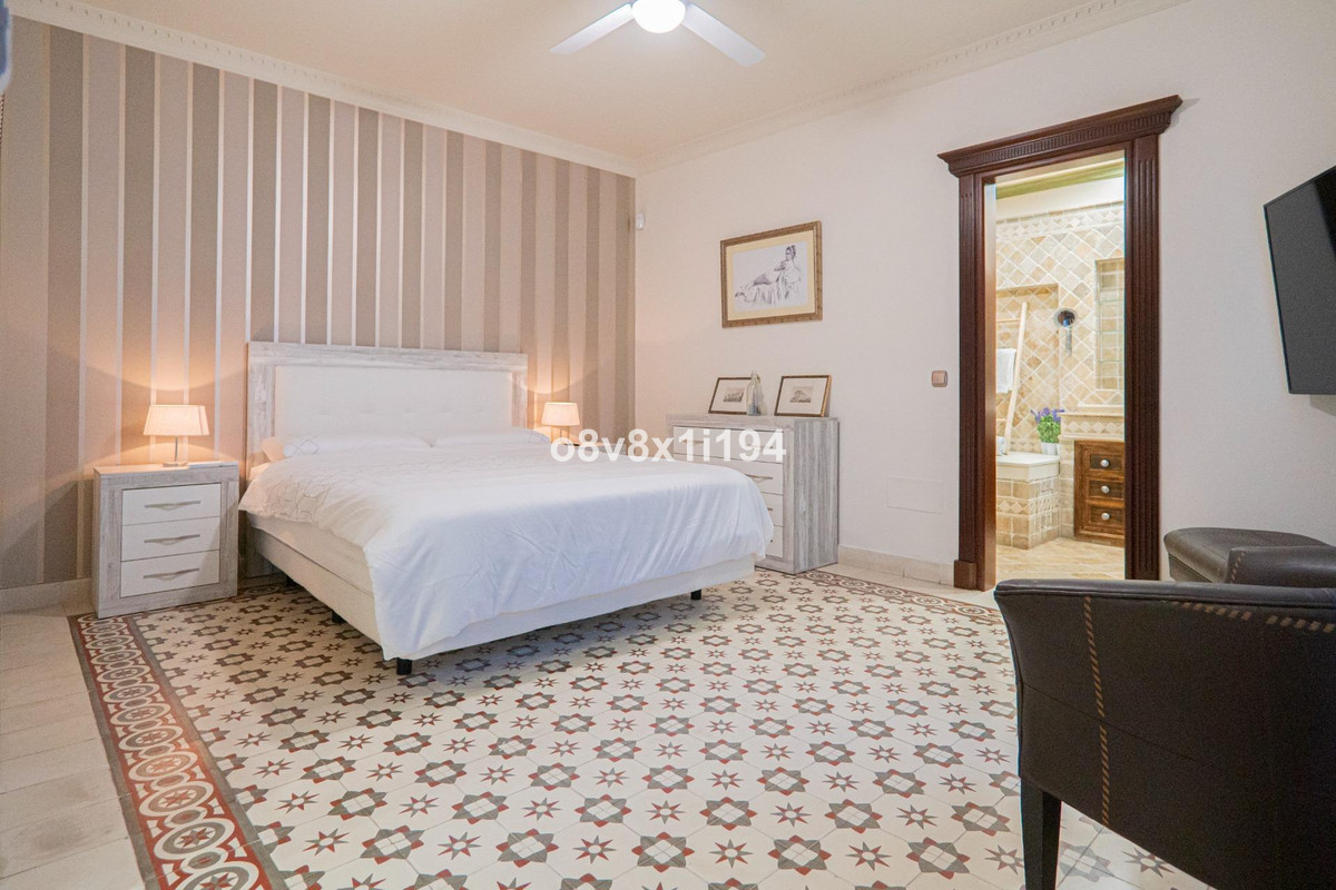 Se vende Villa - Chalet de 5 dormitorios en Costa Del Sol, Málaga, España